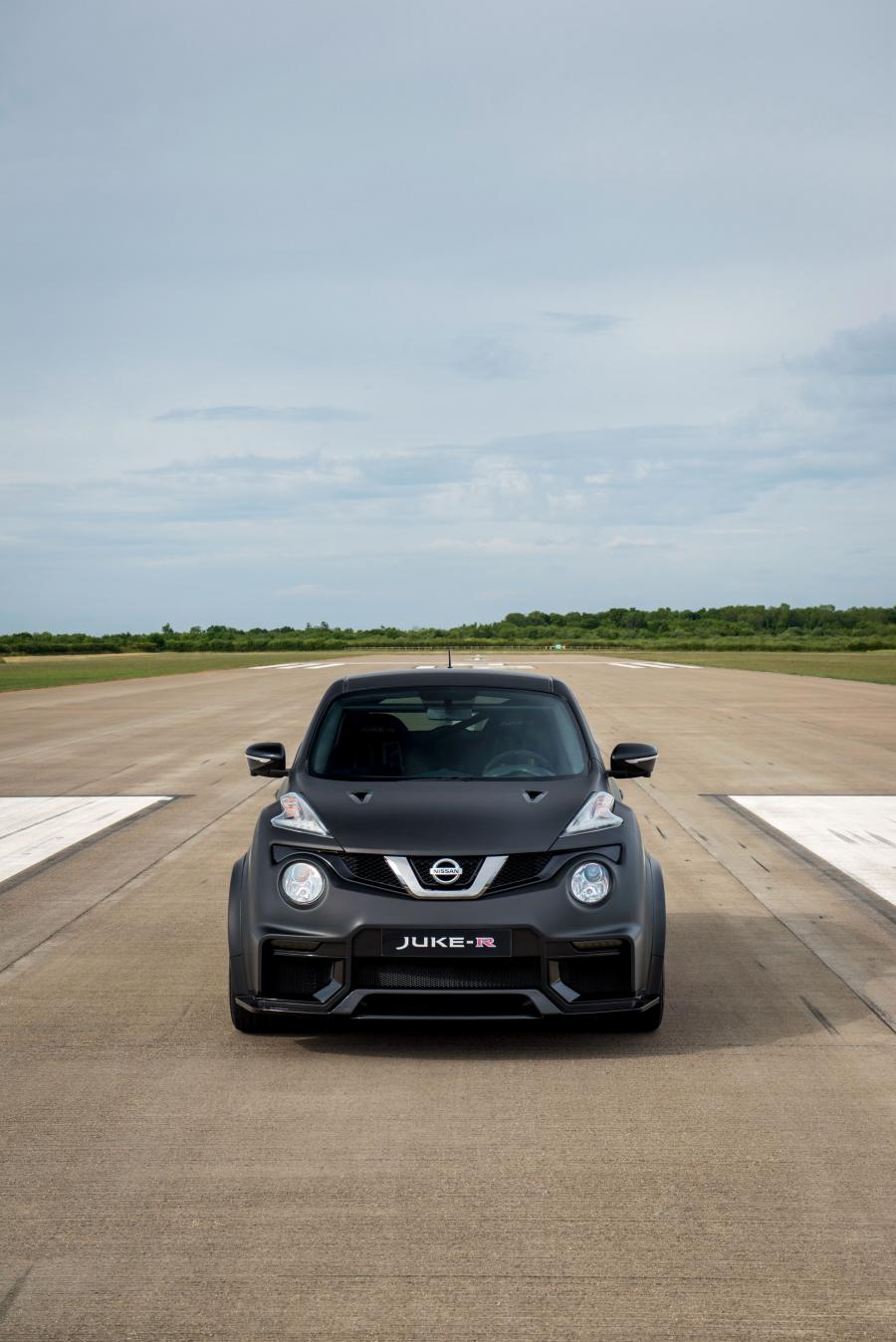  Nissan Juke-R 2.0 Concept 2015 года  (фото 25 из 41)